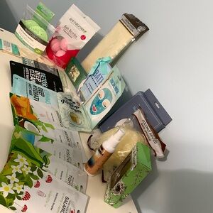 Spa bundle, paper facial mask, sheet mask, exfoliating loofah, bath bombs & more